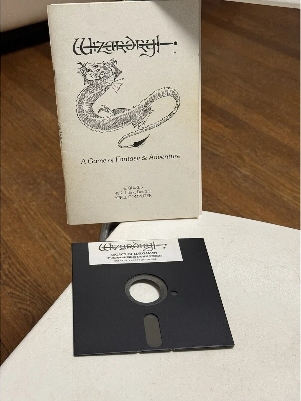 Apple  WIZARDRY Game ,1981 Rare Floppy  Game And Manual VTG